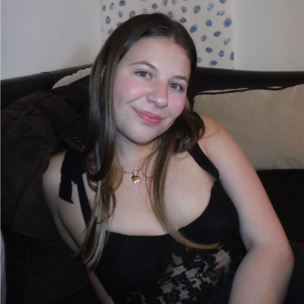 Meet your Posher, Maya